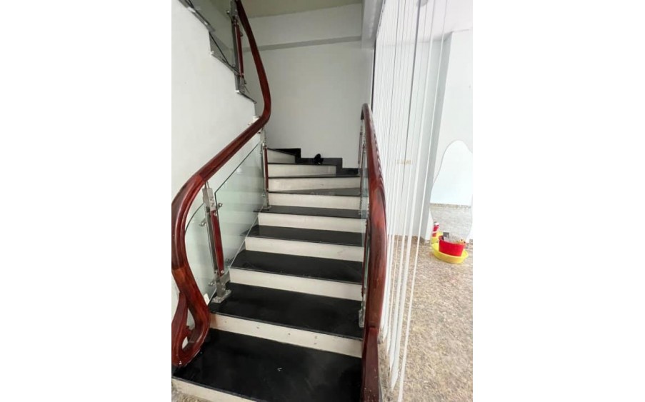 CHO THUÊ NHÀ NGUYÊN CĂN PHỐ BỜ SÔNG SÉT, 6 TẦNG, 30M2, 3 NGỦ, 4 WC, 17 TRIỆU